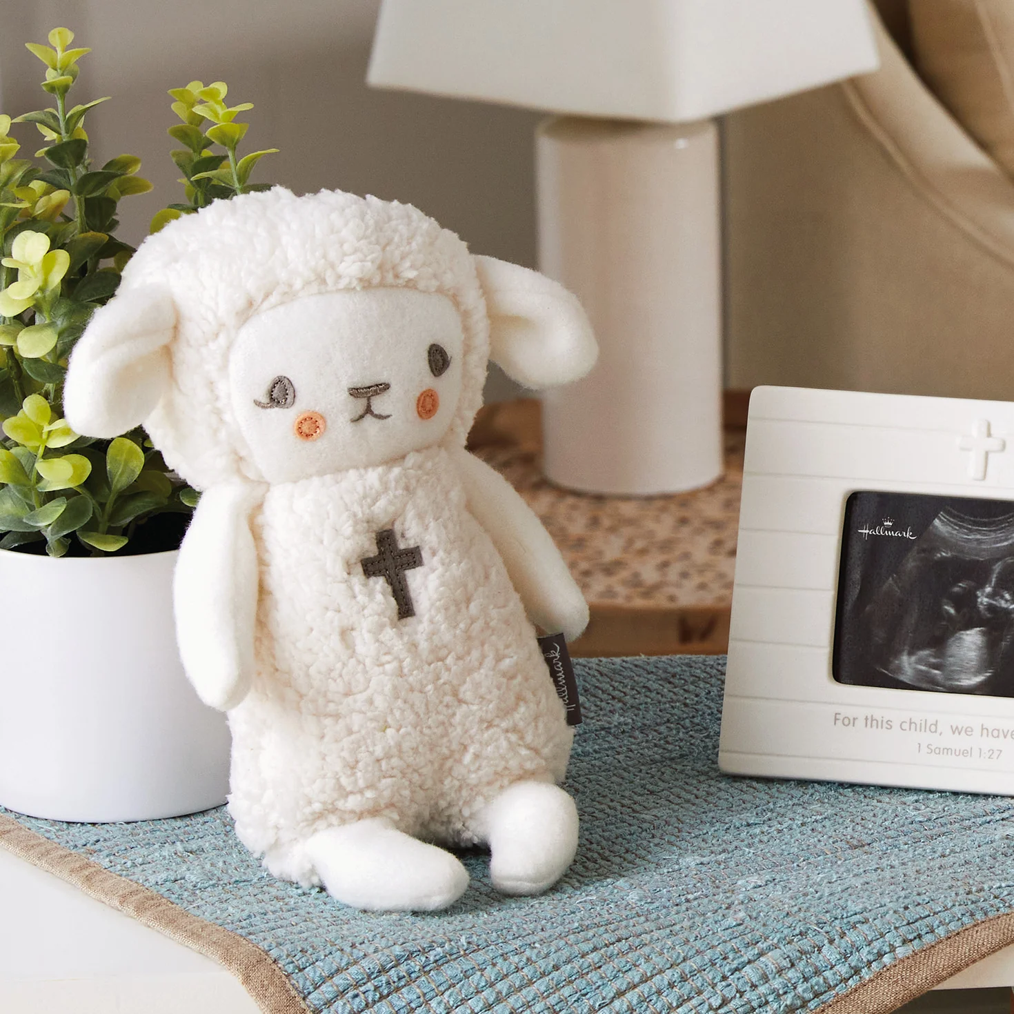 Lullaby Lamb Musical Stuffed Animal, 8.25" - Image 6